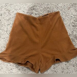 V ery j Camel Ruffle Shorts